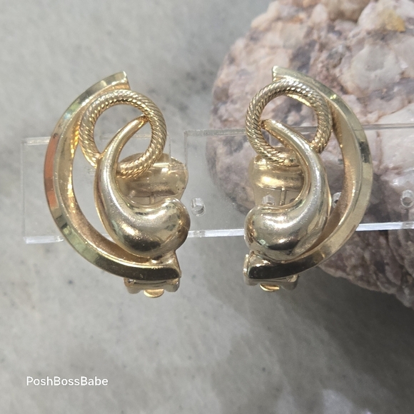 πππ£π©πππ ππππ£ππ 'πΌπ‘πππ' πππ‘π«ππ§ ππ€π£π πππ©ππ‘ - Picture 1 of 6